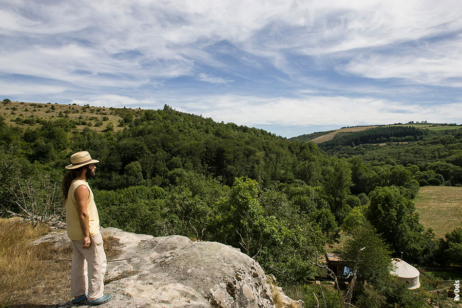 La ferme du Cayla récolte d'herbes Les Simples